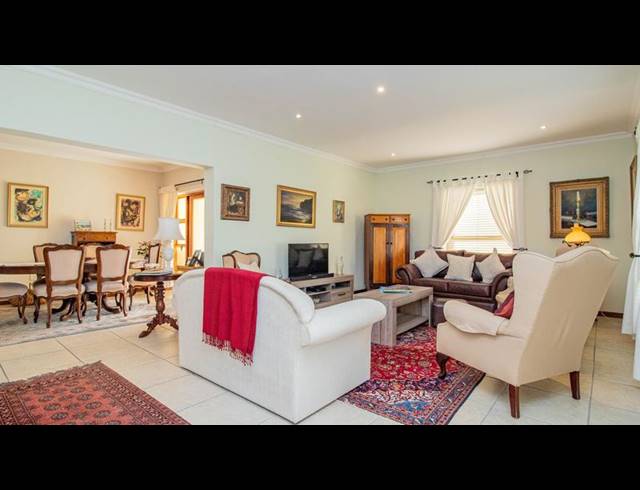 3 BEDROOM HOUSE FOR SALE IN SANDBAAI